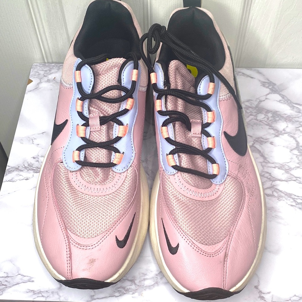 Womens Nike Sneakers